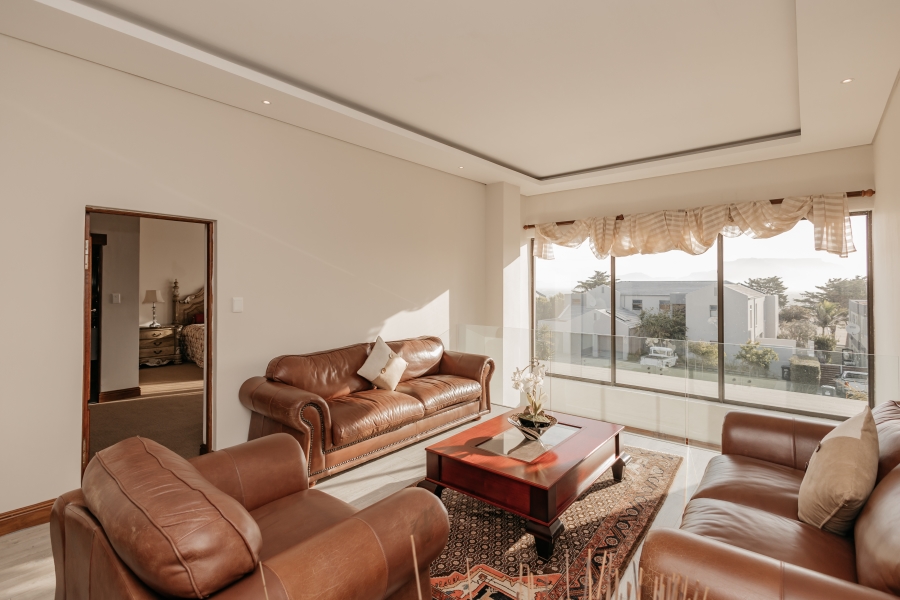 4 Bedroom Property for Sale in Baronetcy Estate Western Cape